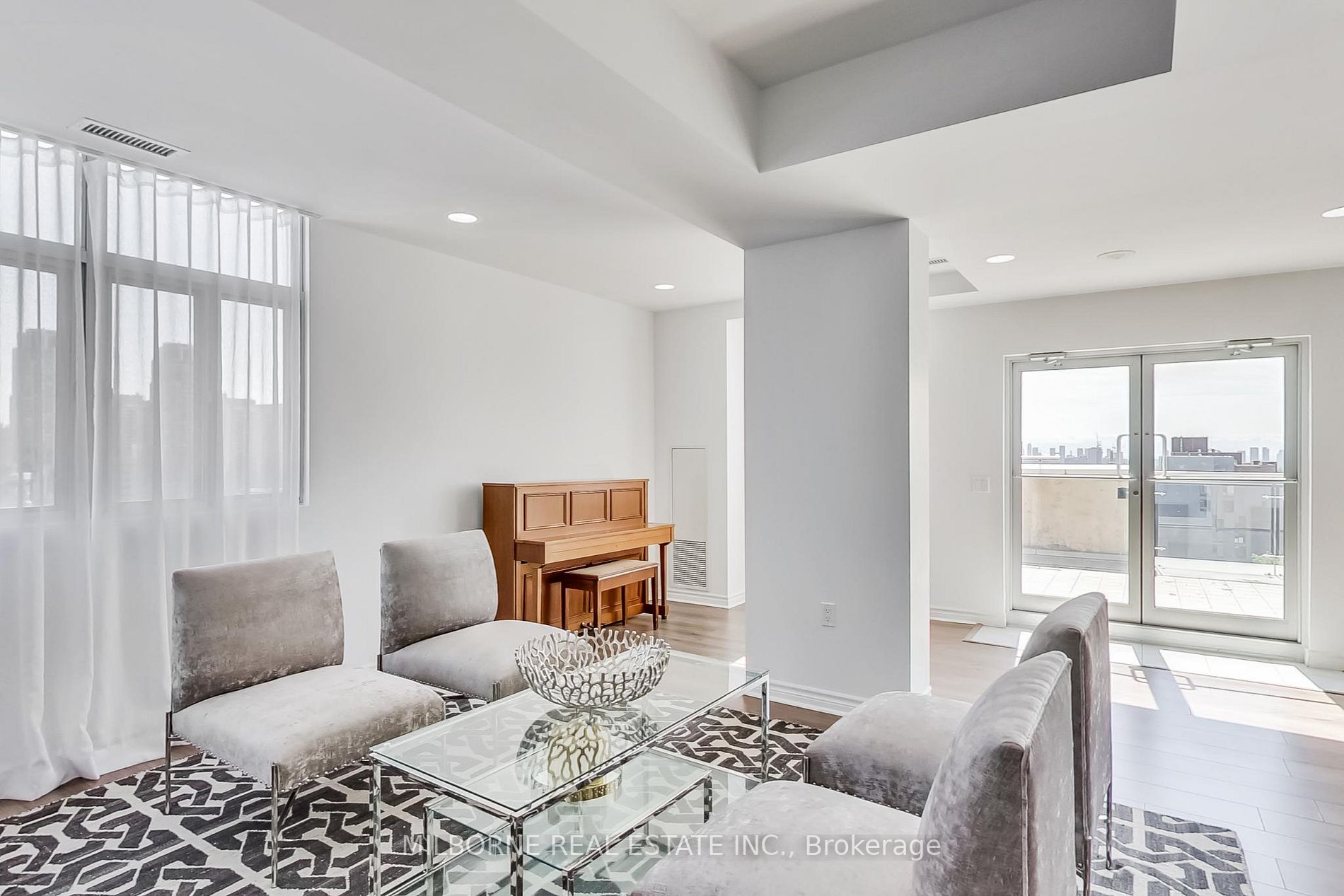 15 Maplewood Ave, #Ph8