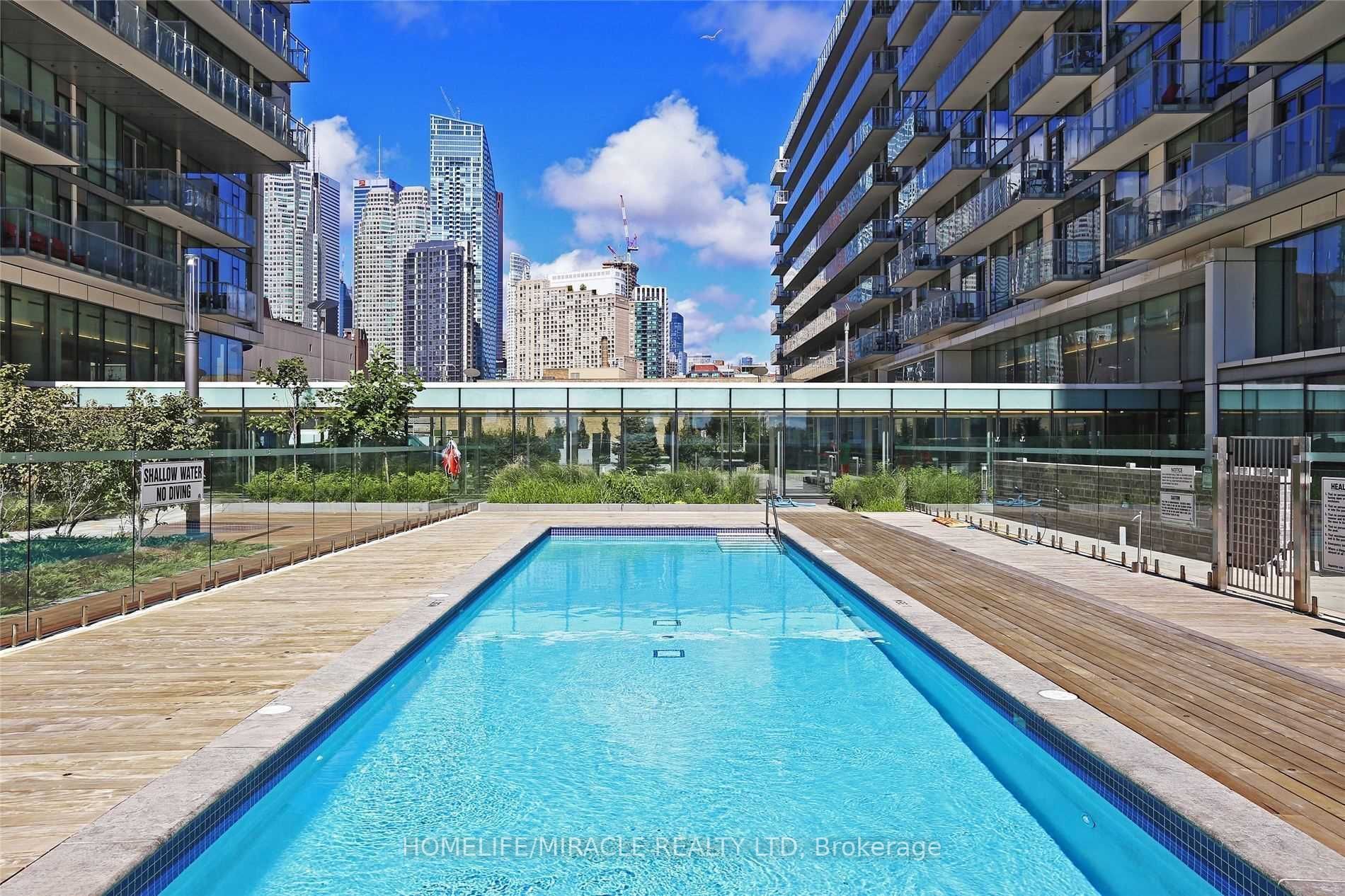 39 Queens Quay E, #101