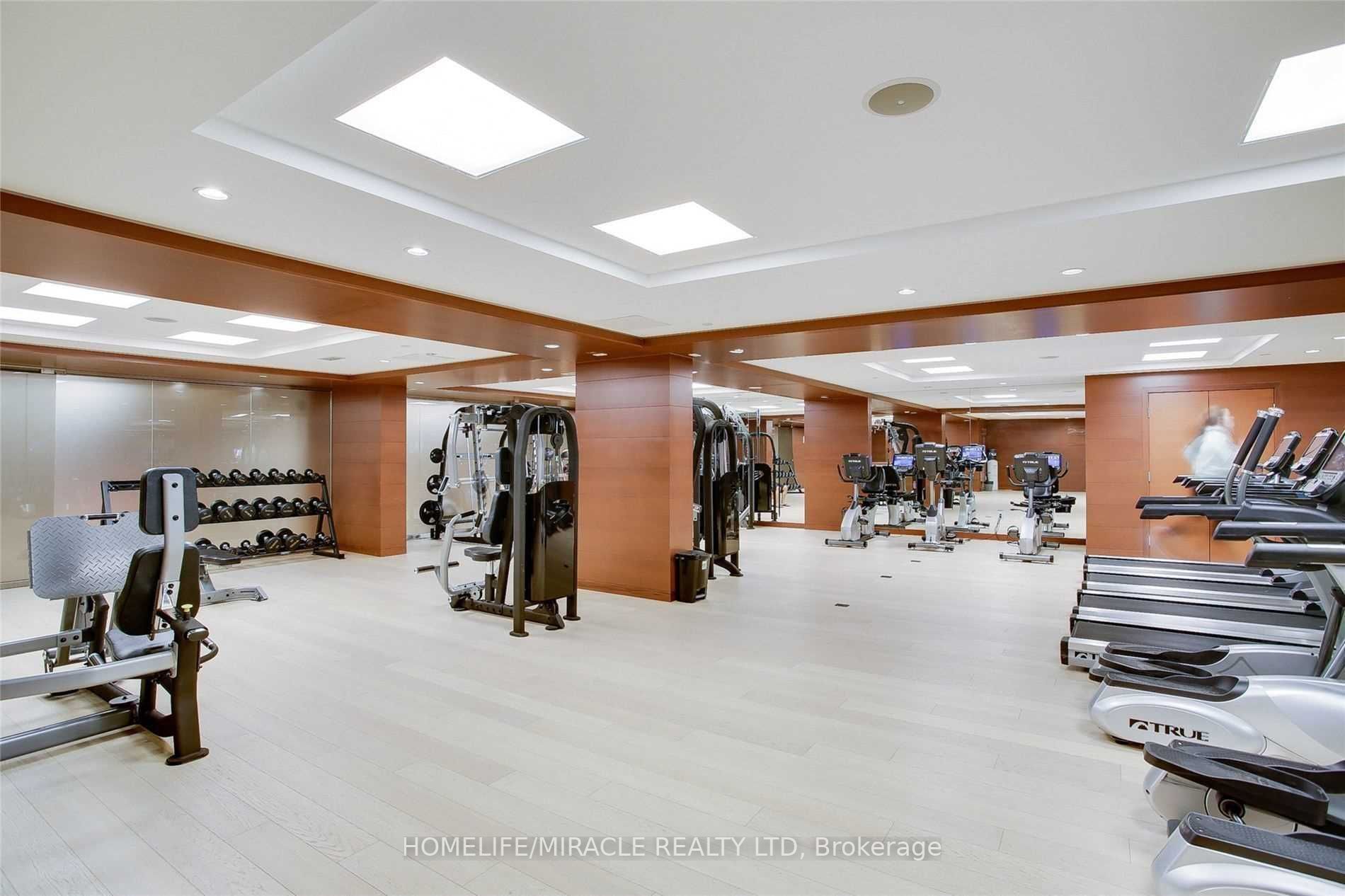 39 Queens Quay E, #101