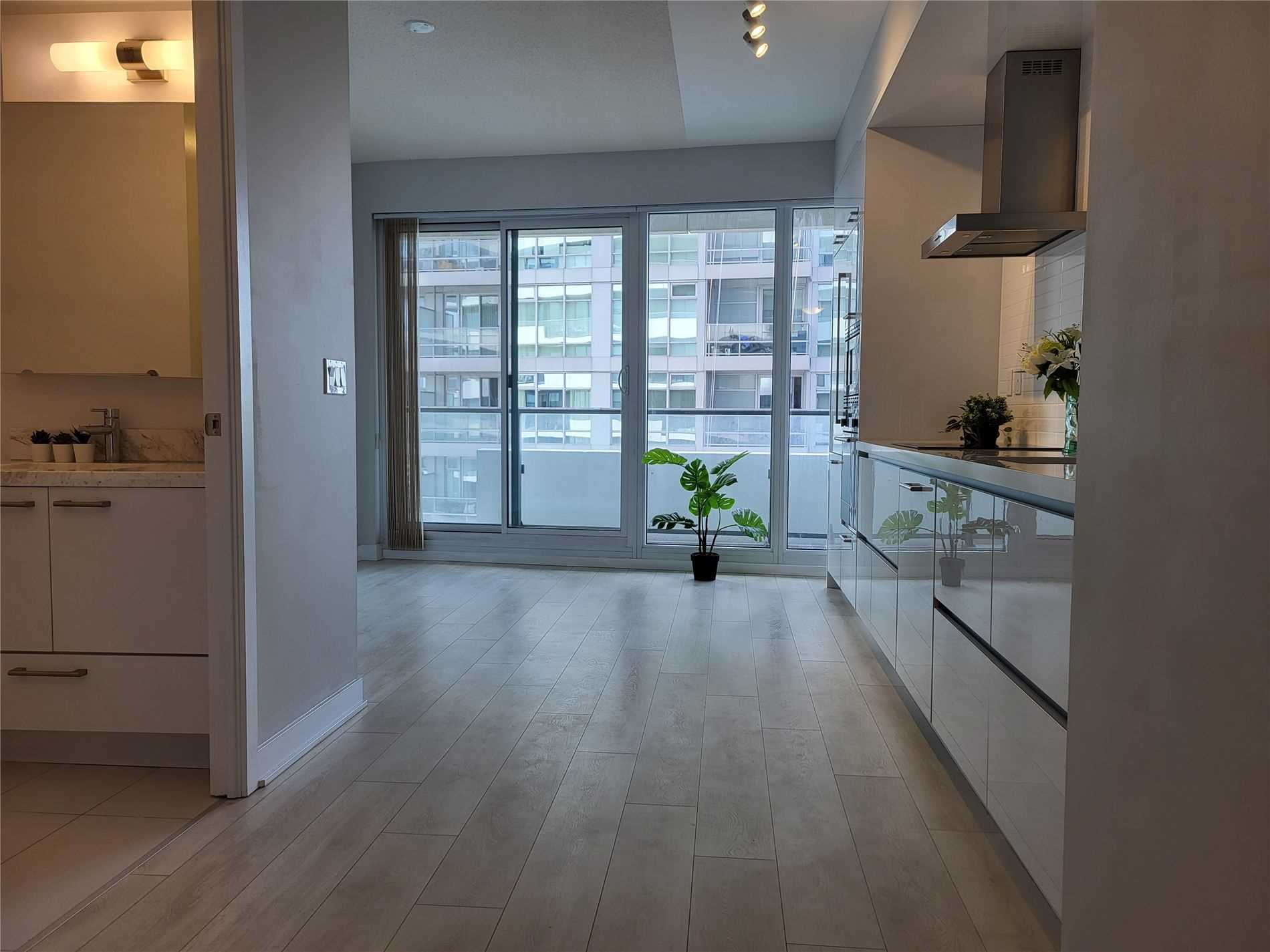 2221 Yonge Street #3306