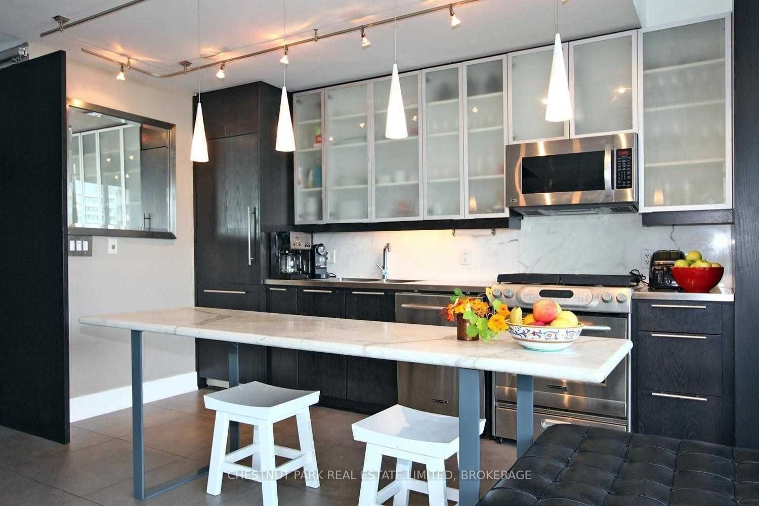 637 Lake Shore Blvd W, #617