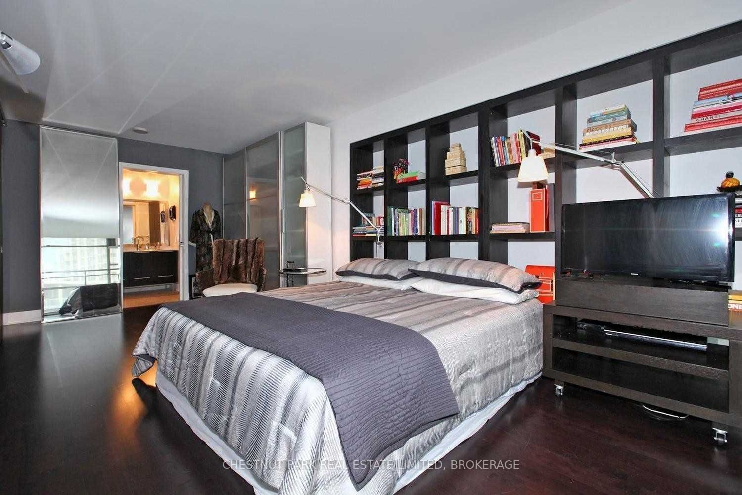 637 Lake Shore Blvd W, #617