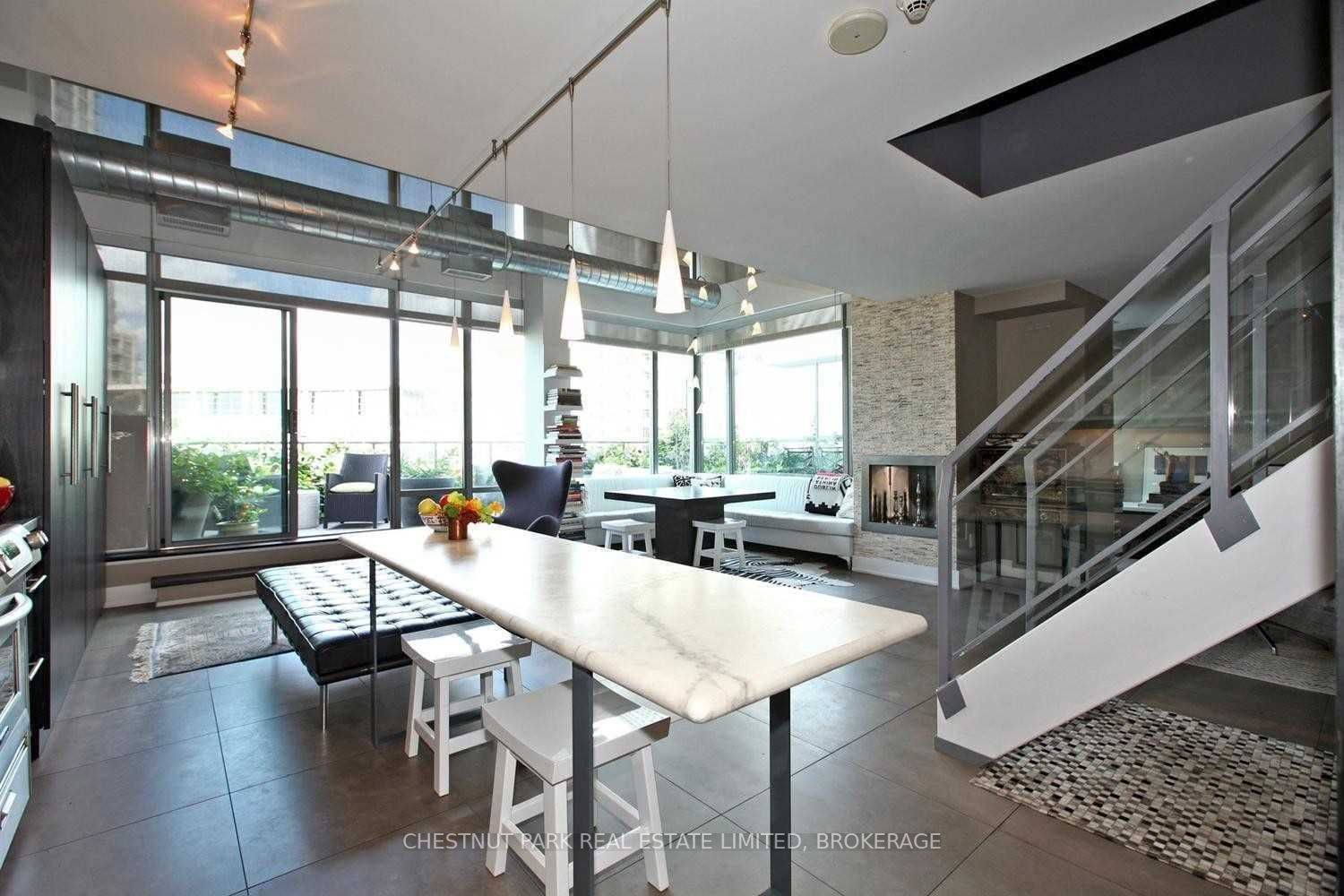 637 Lake Shore Blvd W, #617