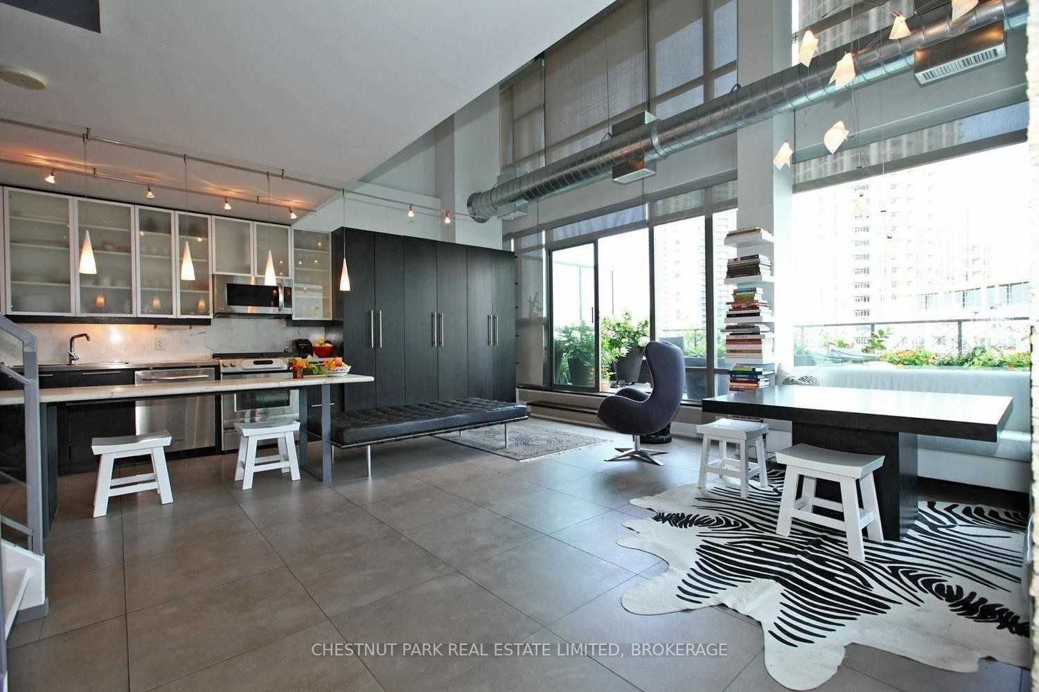 637 Lake Shore Blvd W, #617