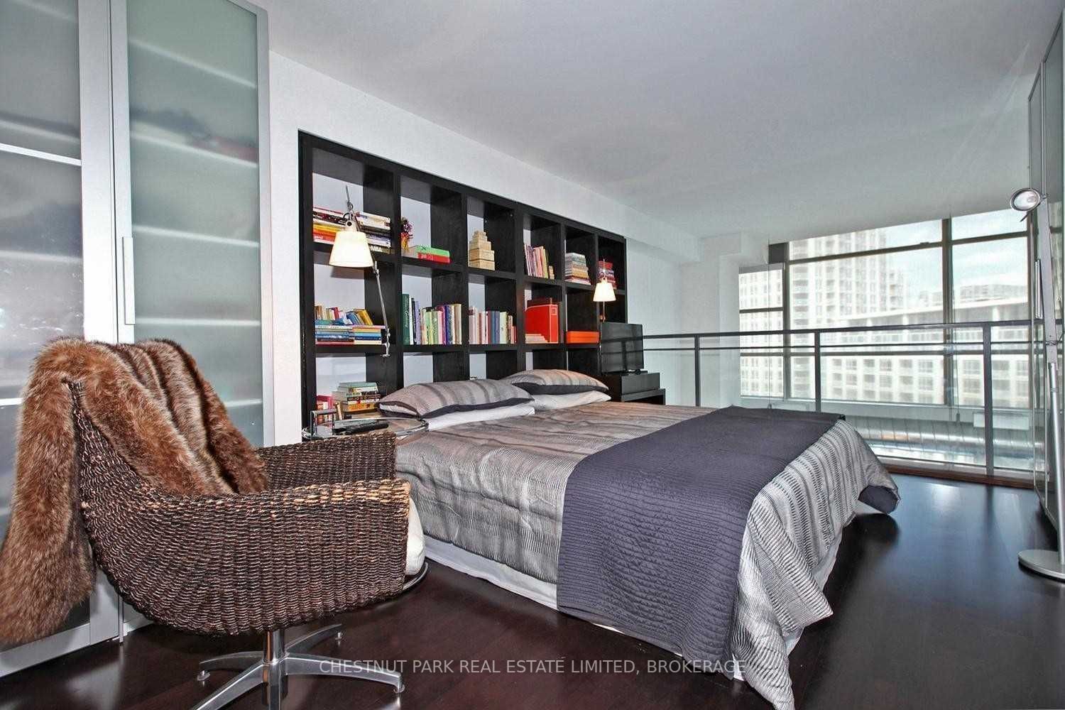 637 Lake Shore Blvd W, #617