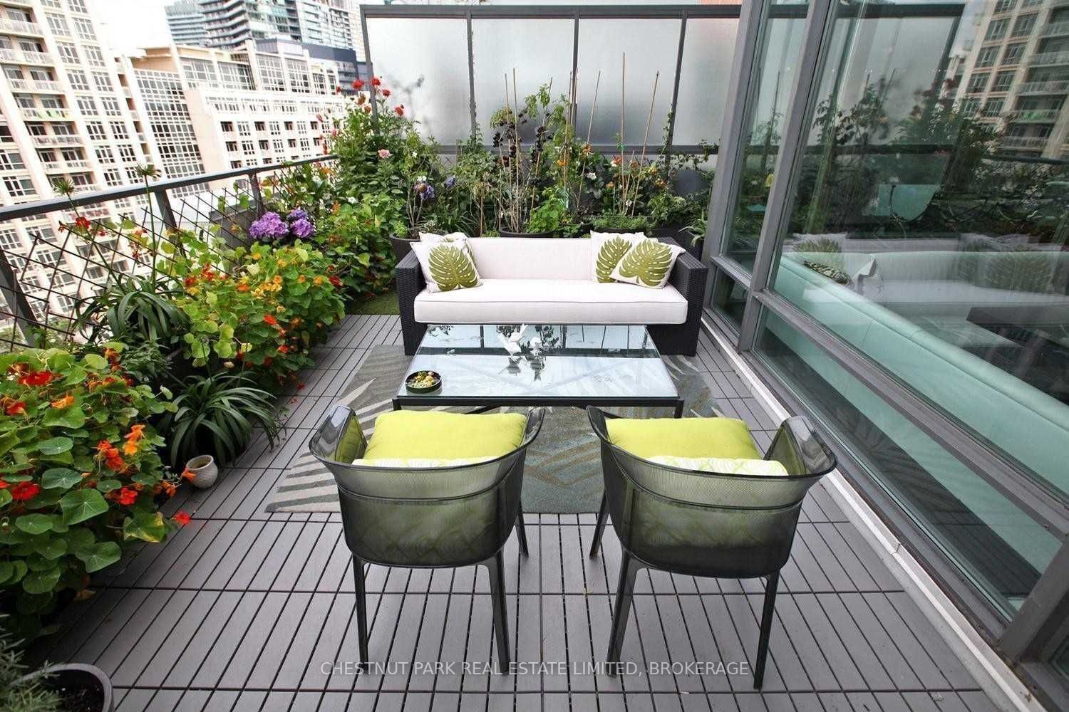637 Lake Shore Blvd W, #617