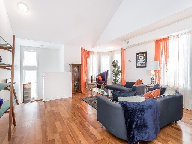 2 Brian Peck Cres, #301