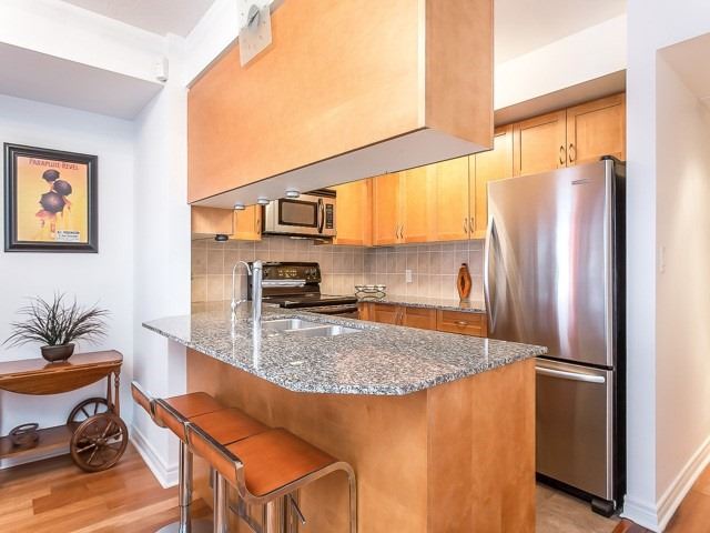 2 Brian Peck Cres, #301