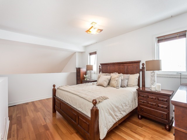 2 Brian Peck Cres, #301