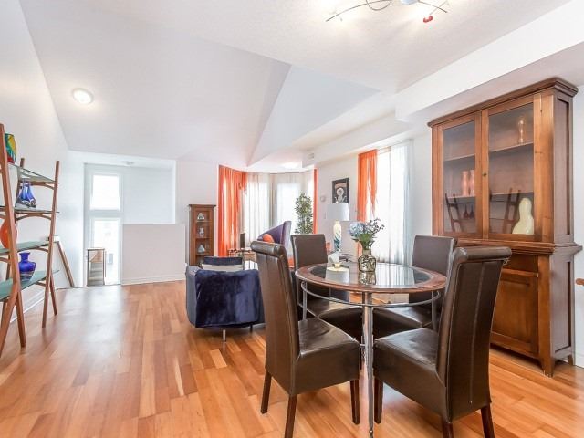 2 Brian Peck Cres, #301