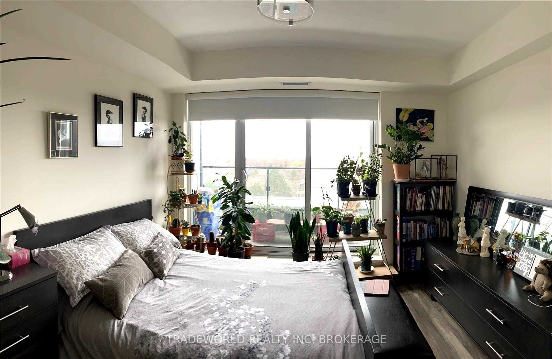 741 Sheppard Ave W, #806