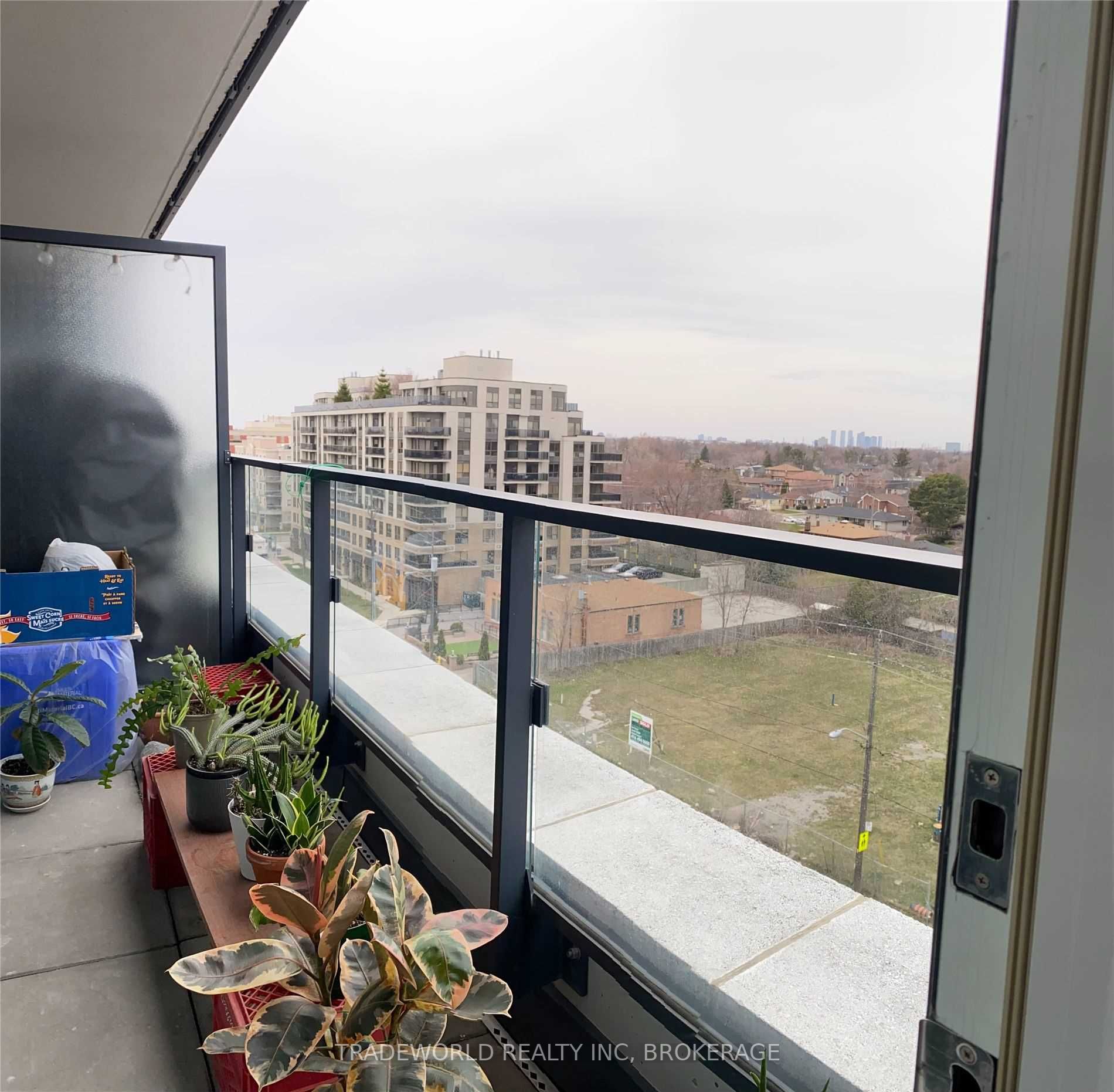 741 Sheppard Ave W, #806