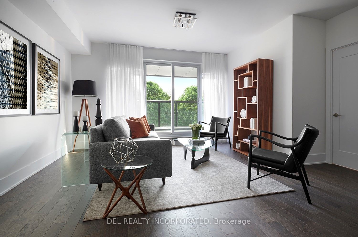 585 Bloor St E, #226