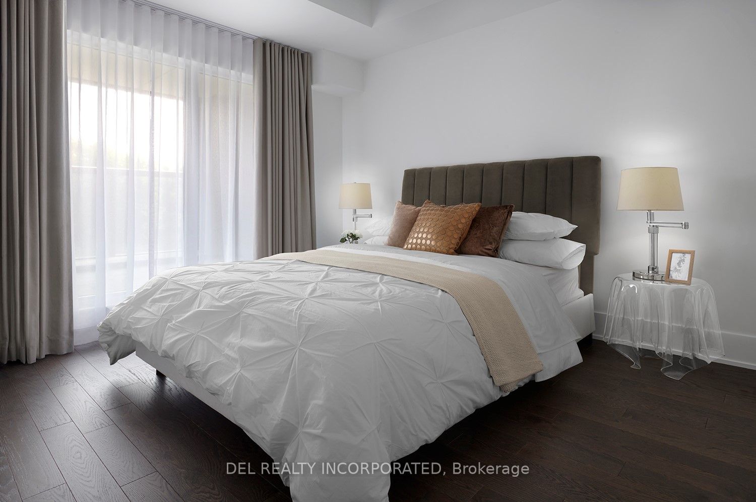 585 Bloor St E, #226