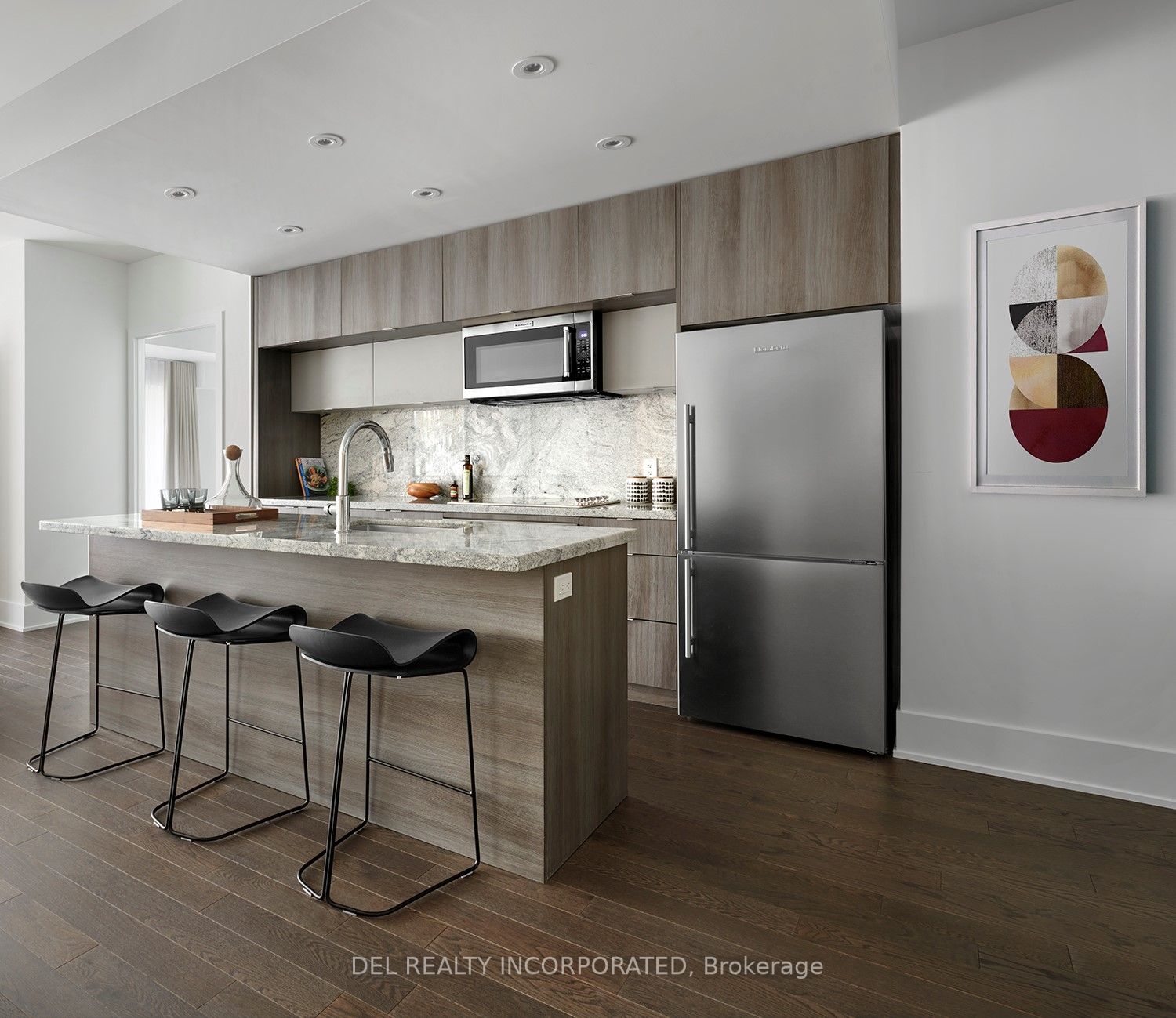 585 Bloor St E, #226