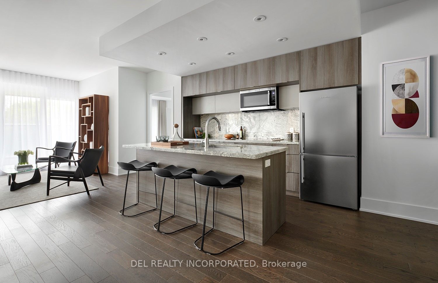 585 Bloor St E, #226