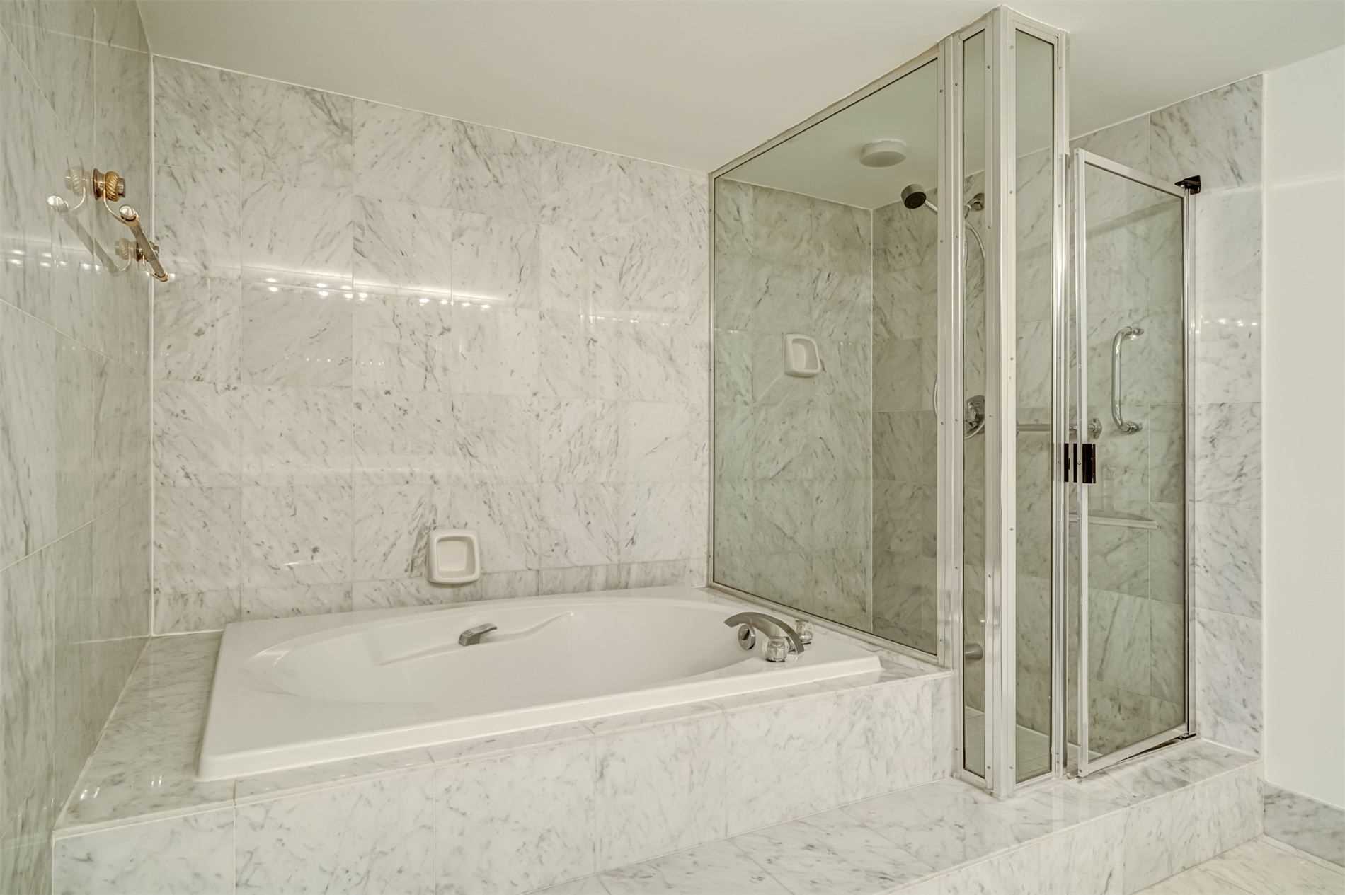 1177 Yonge St, #311