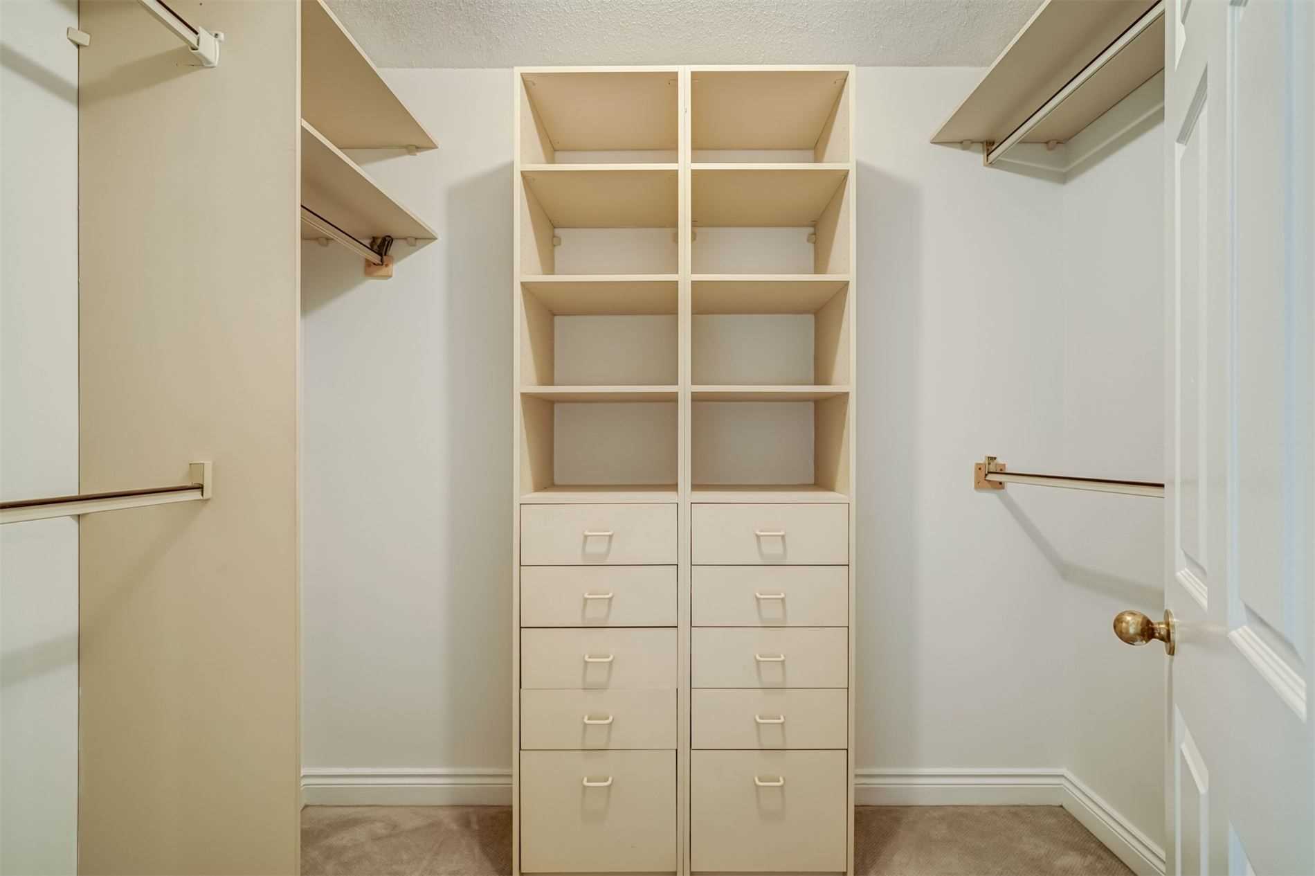 1177 Yonge St, #311