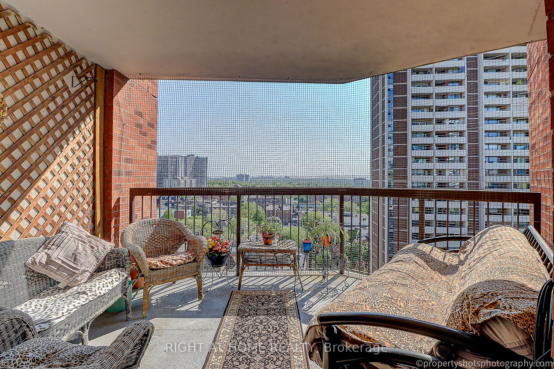 77 Maitland Pl, #1703