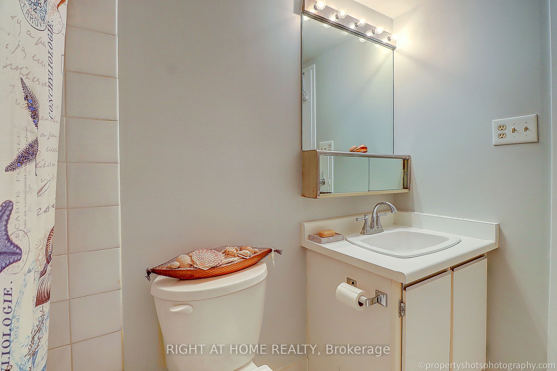 77 Maitland Pl, #1703