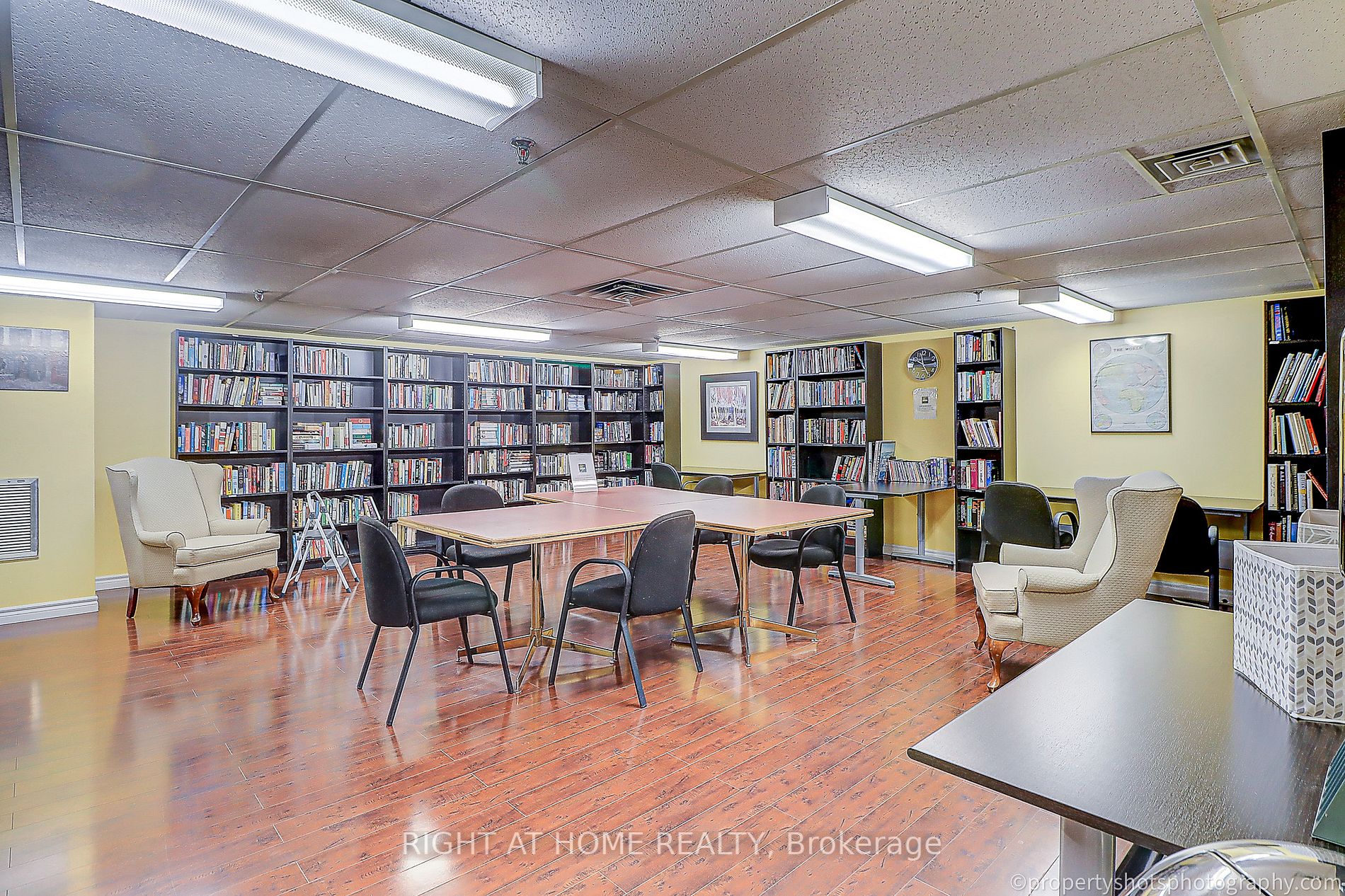 77 Maitland Pl, #1703