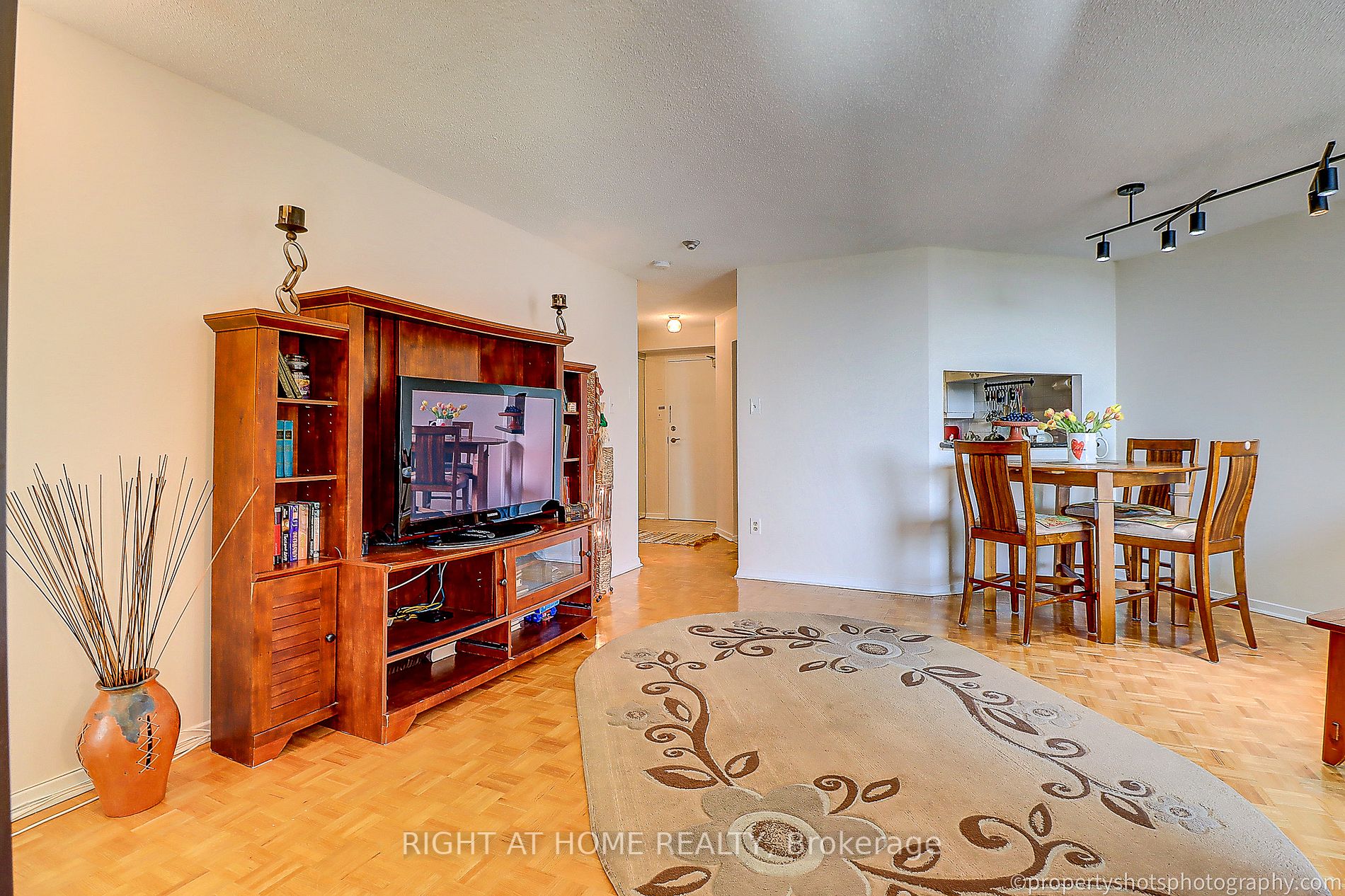 77 Maitland Pl, #1703