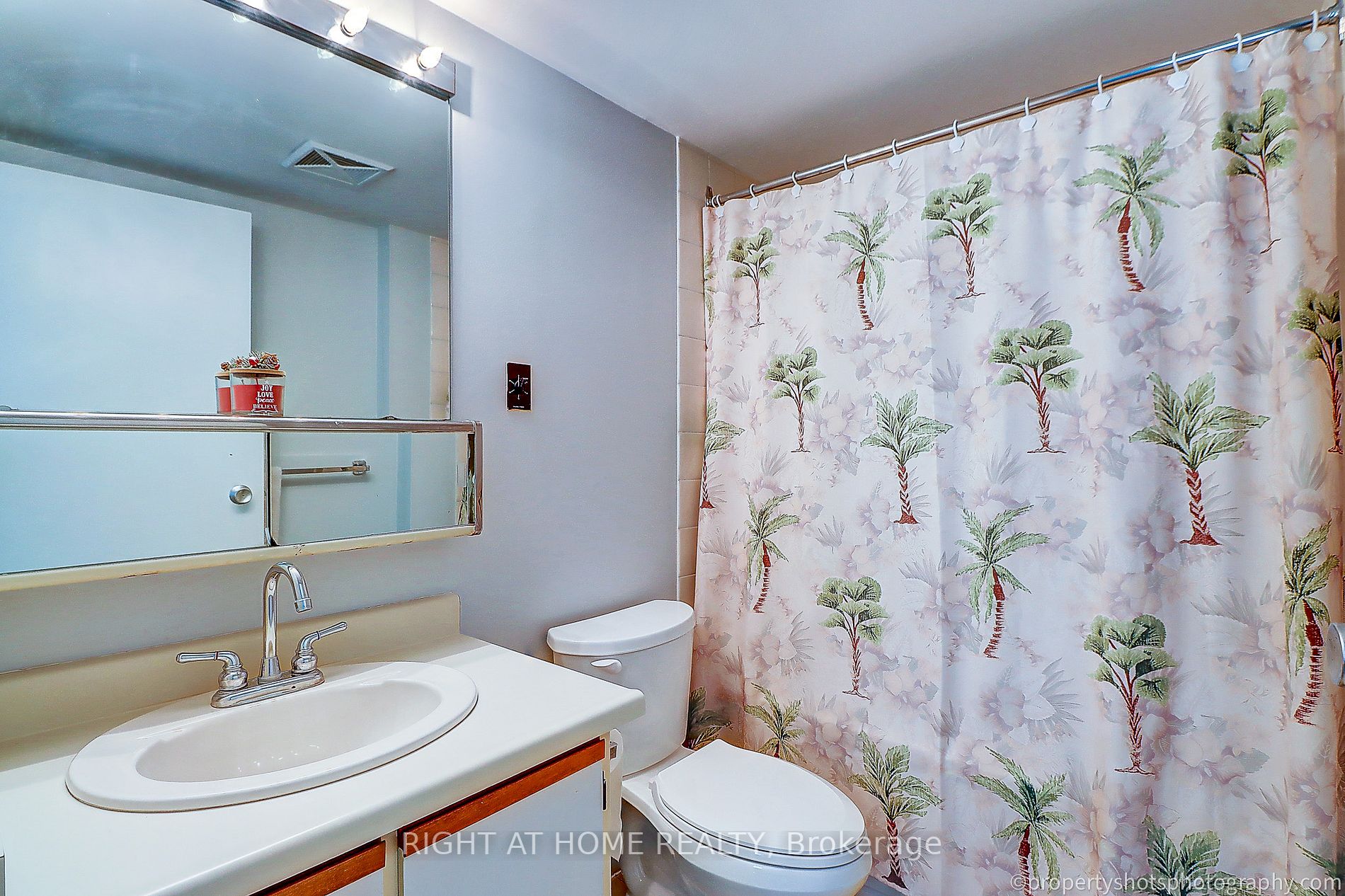 77 Maitland Pl, #1703