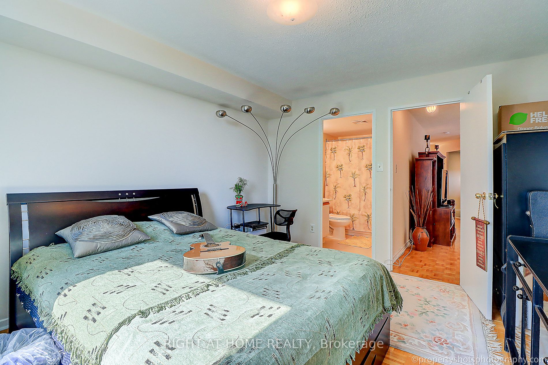 77 Maitland Pl, #1703