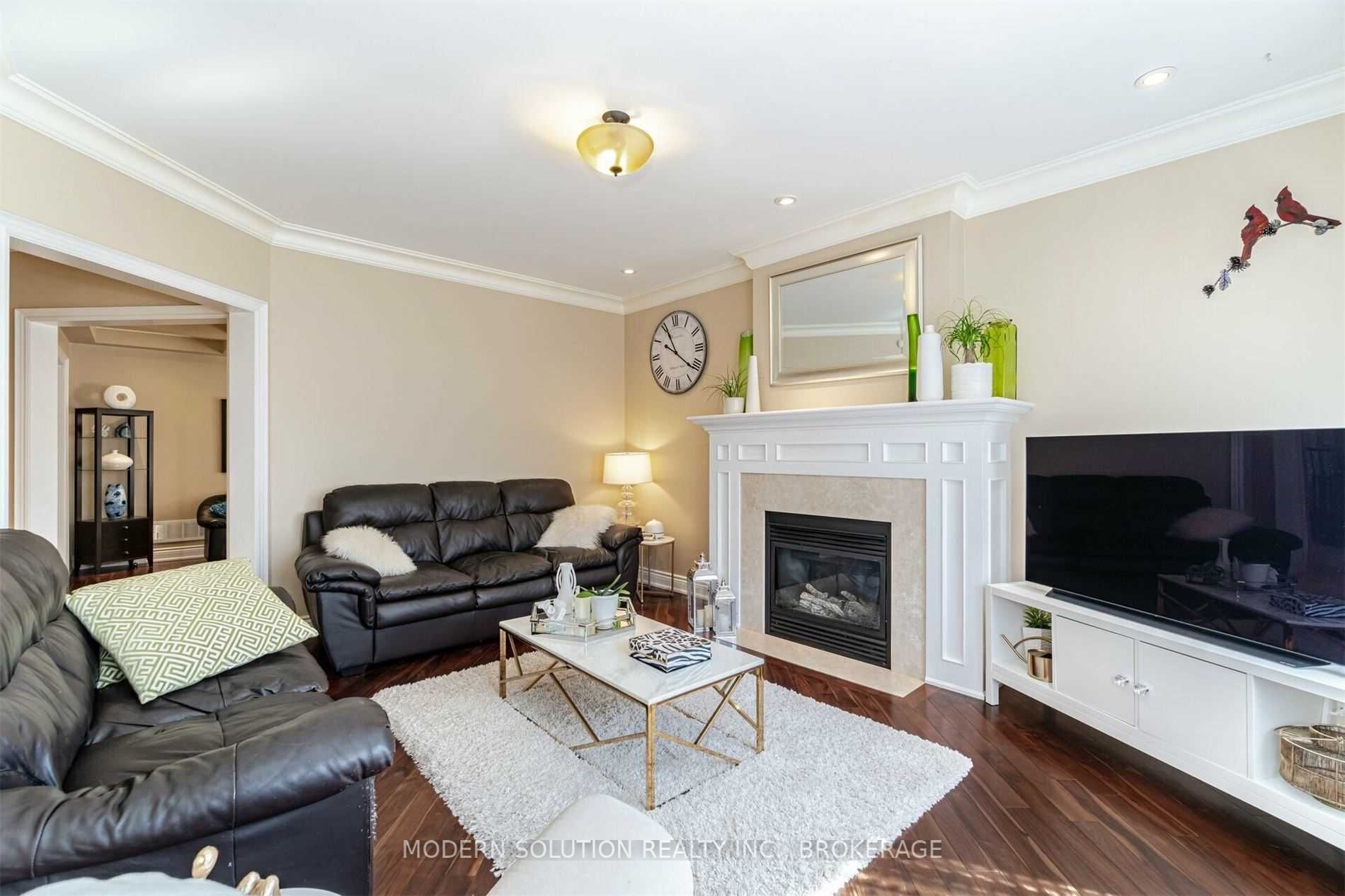 21 Devondale Ave