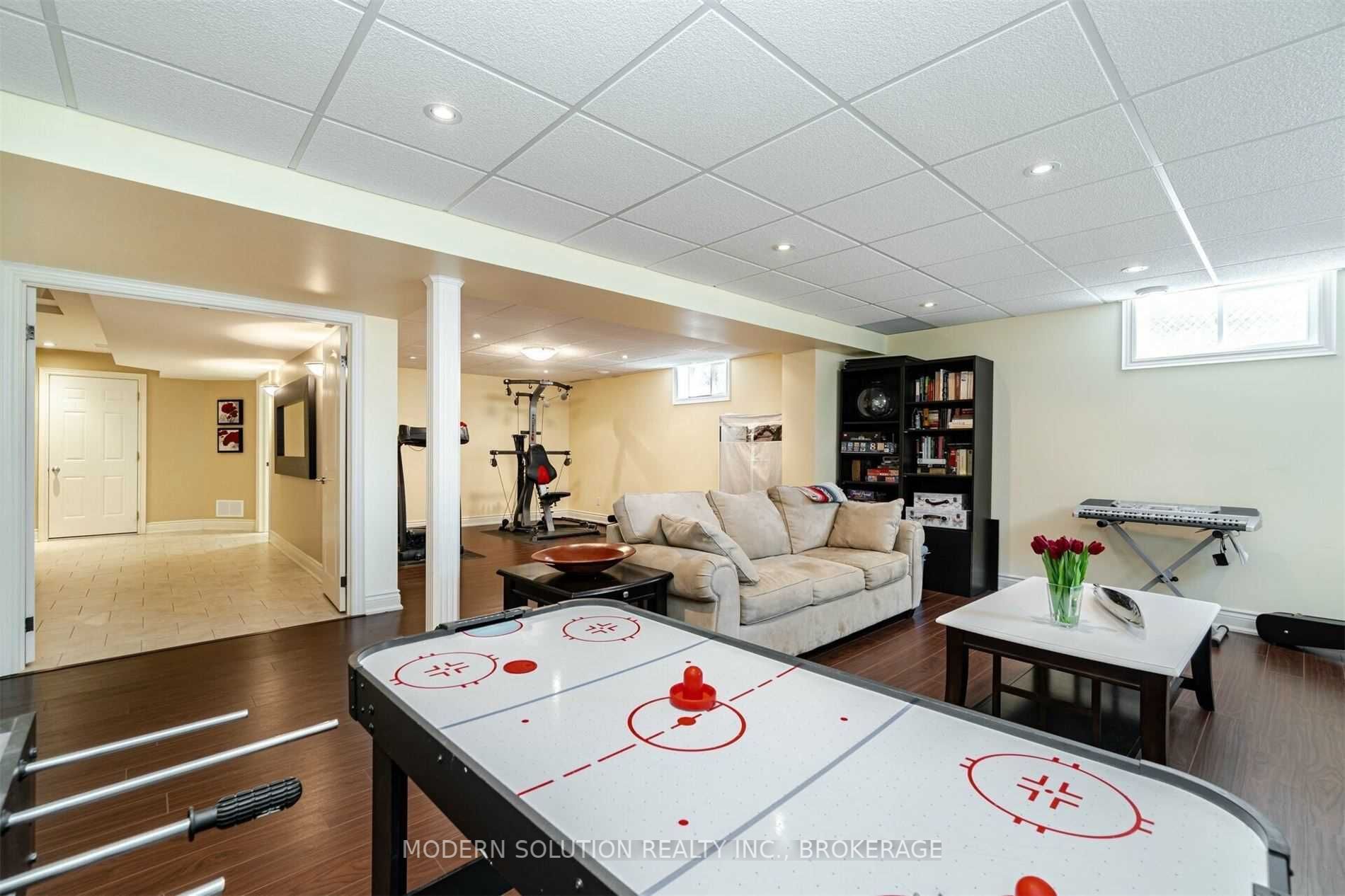 21 Devondale Ave