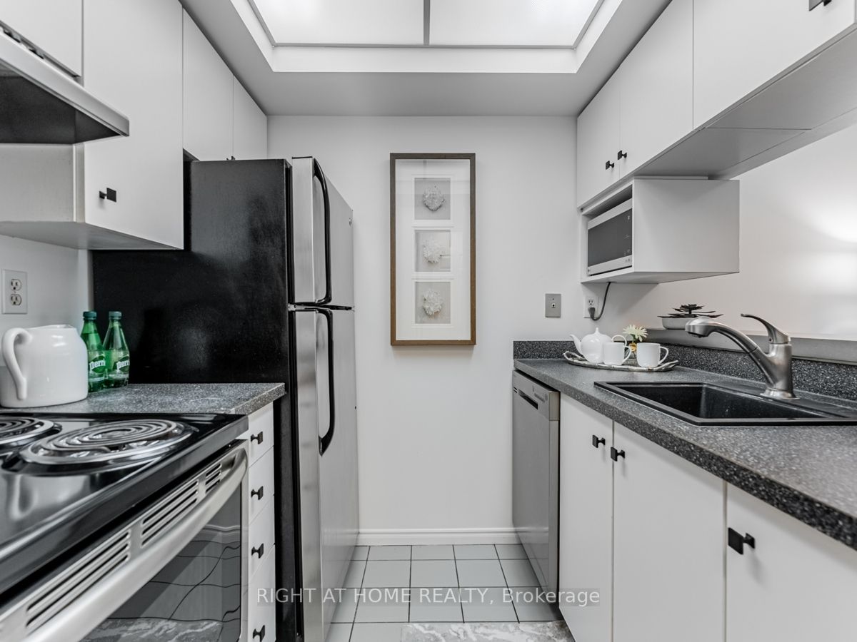 222 The Esplanade, #1006