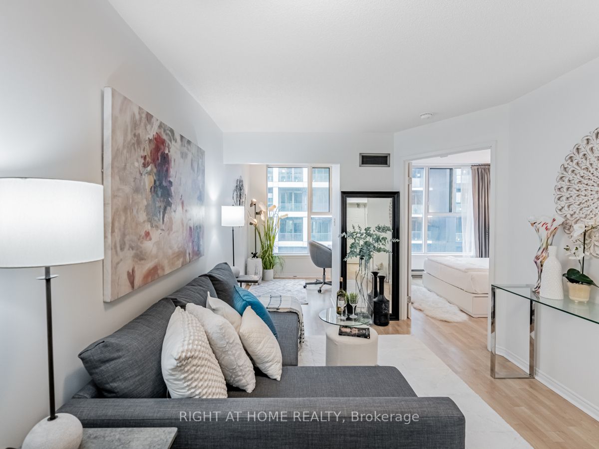 222 The Esplanade, #1006