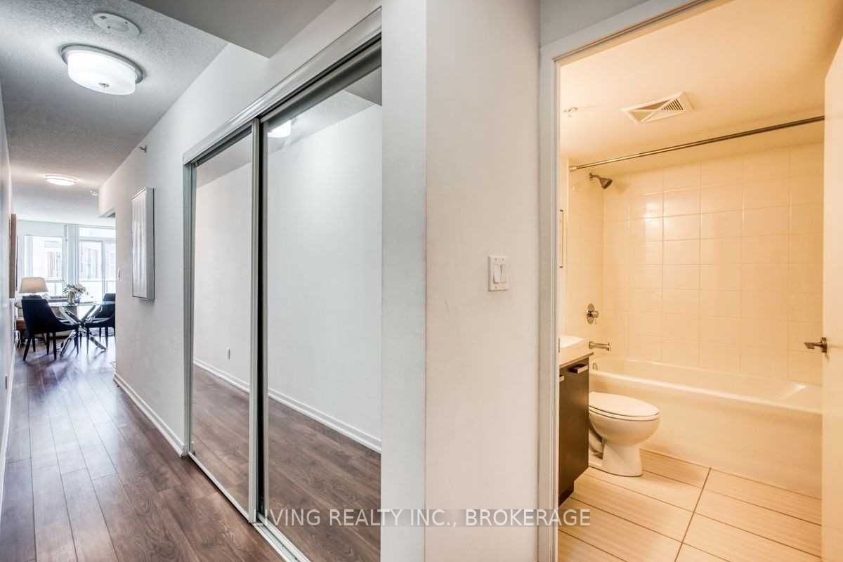 68 Abell St, #501