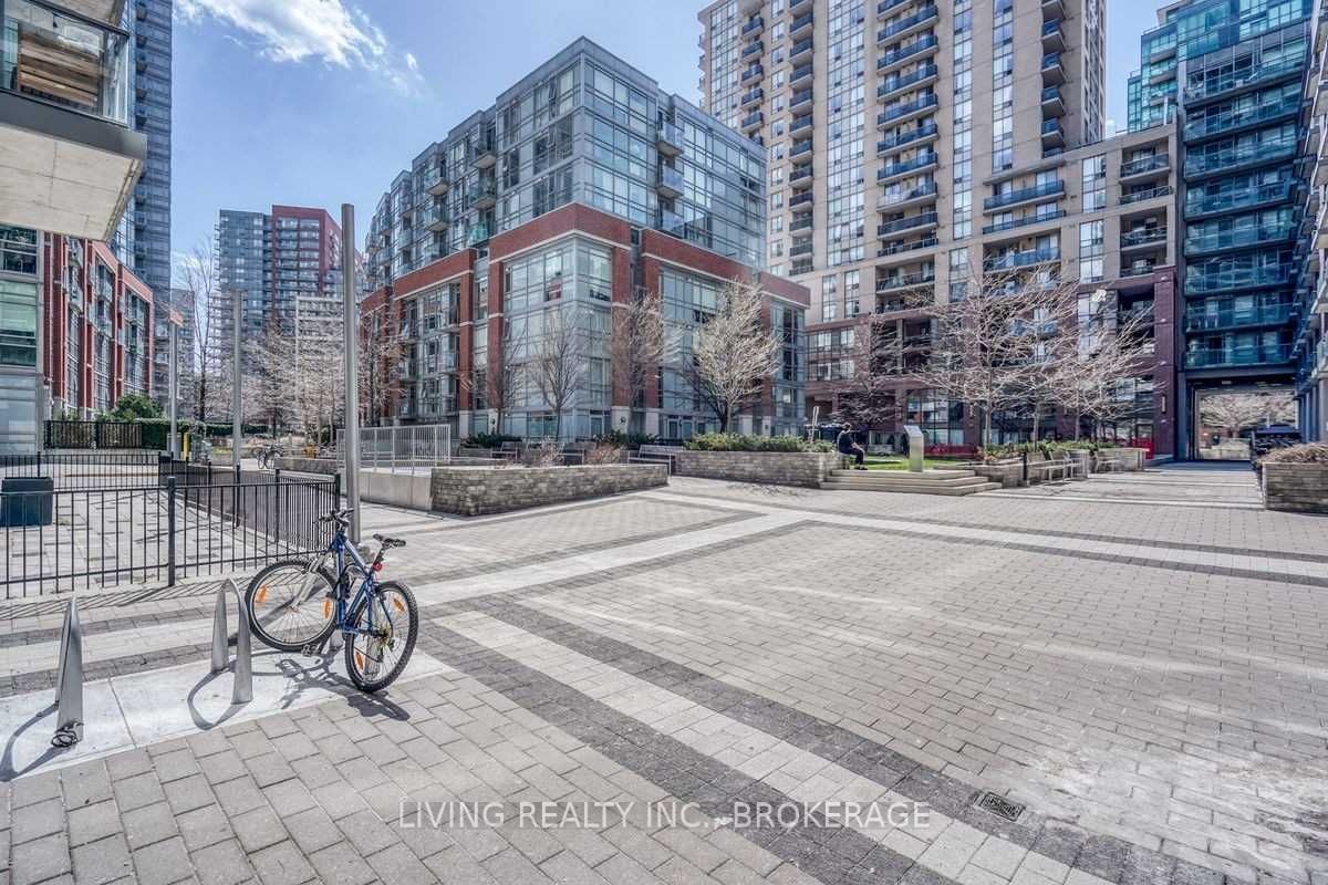 68 Abell St, #501