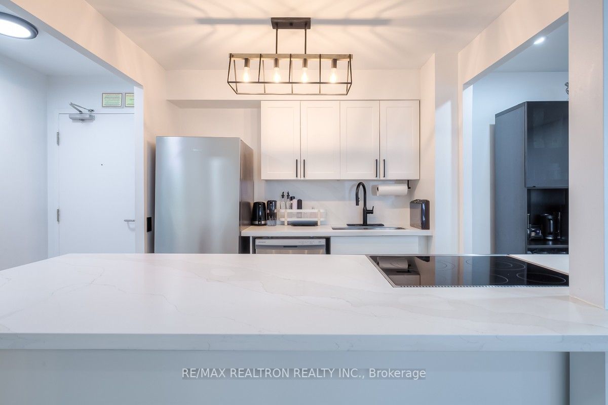 21 Overlea Blvd, #1405