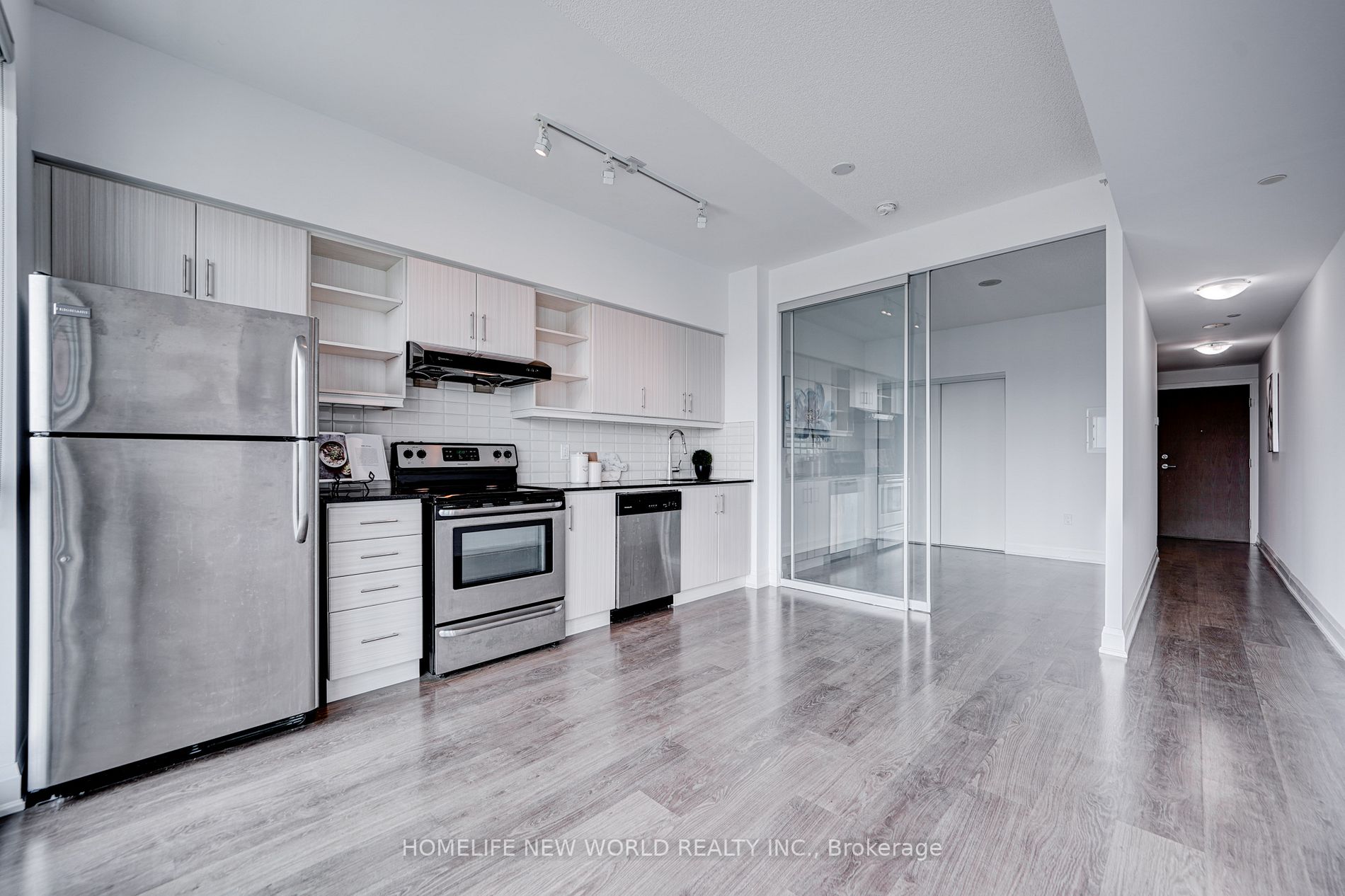160 Vanderhoof Ave, #1111