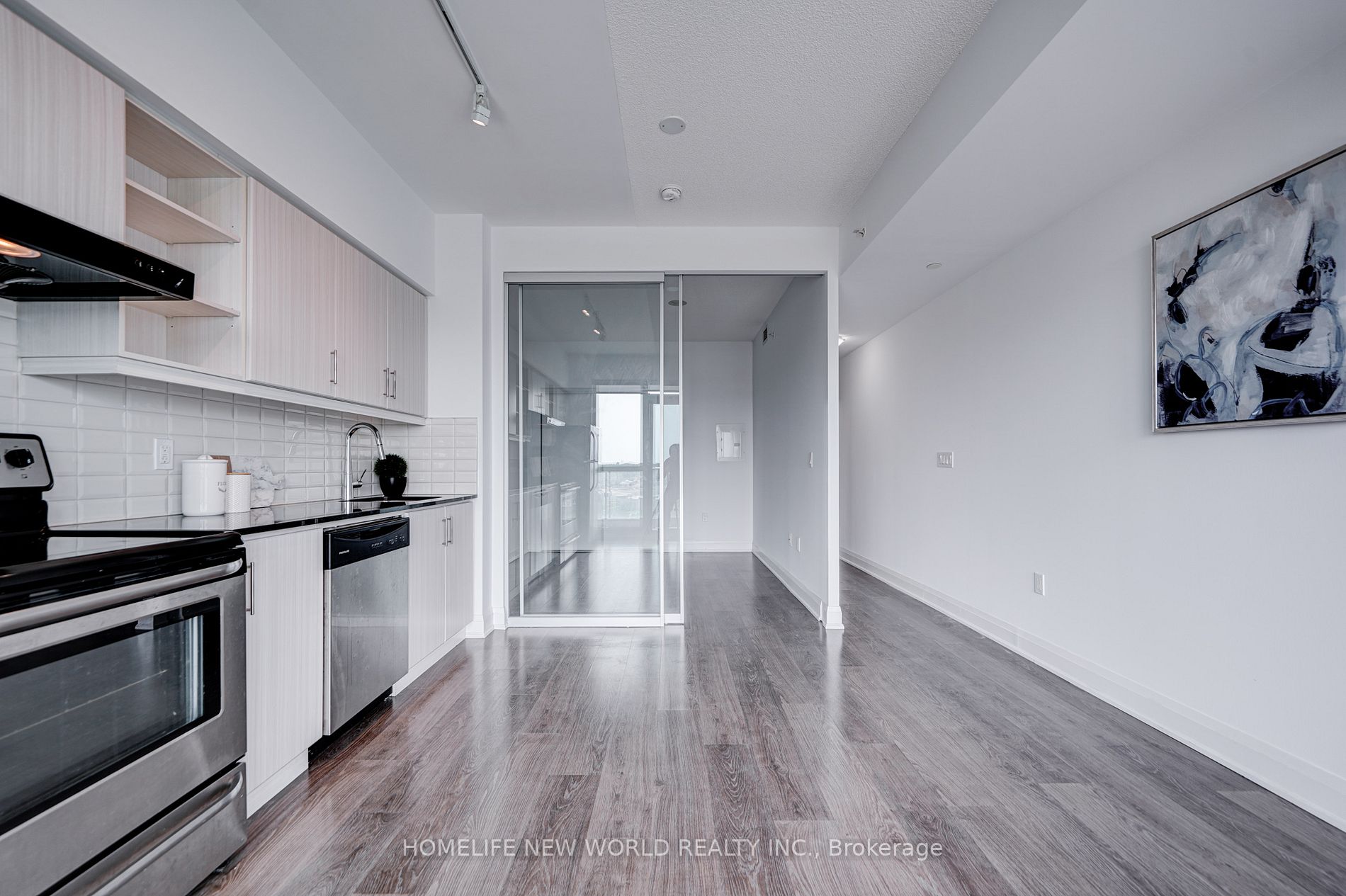 160 Vanderhoof Ave, #1111