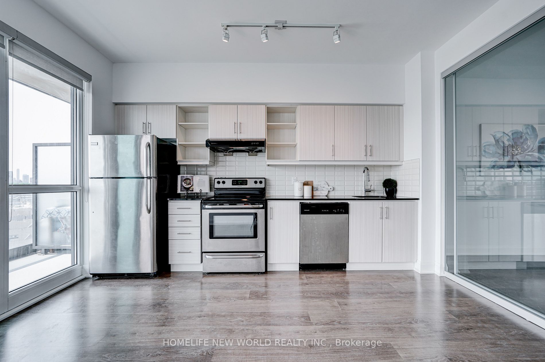 160 Vanderhoof Ave, #1111