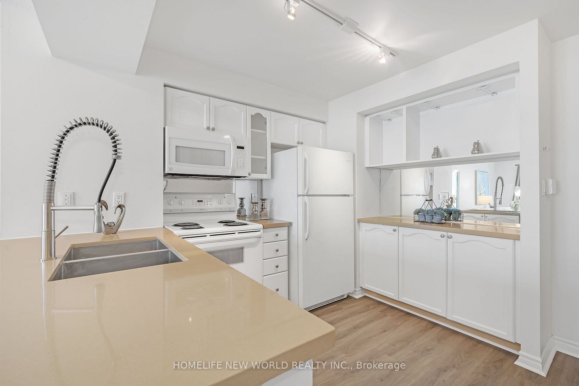 410 Queens Quay W, #1106