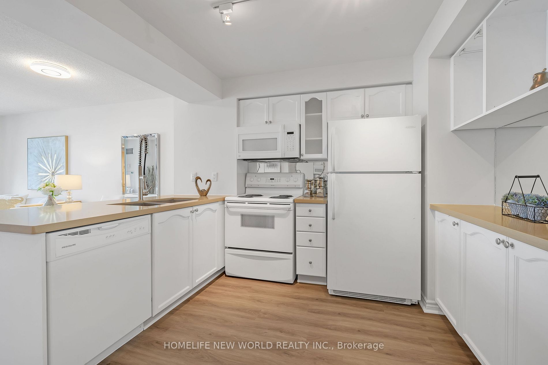 410 Queens Quay W, #1106