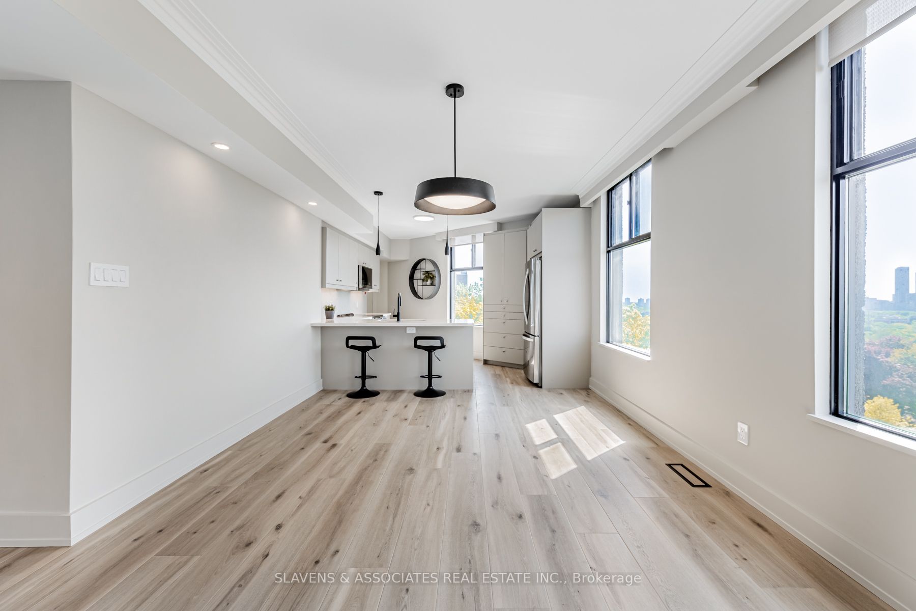 423 Avenue Rd, #9