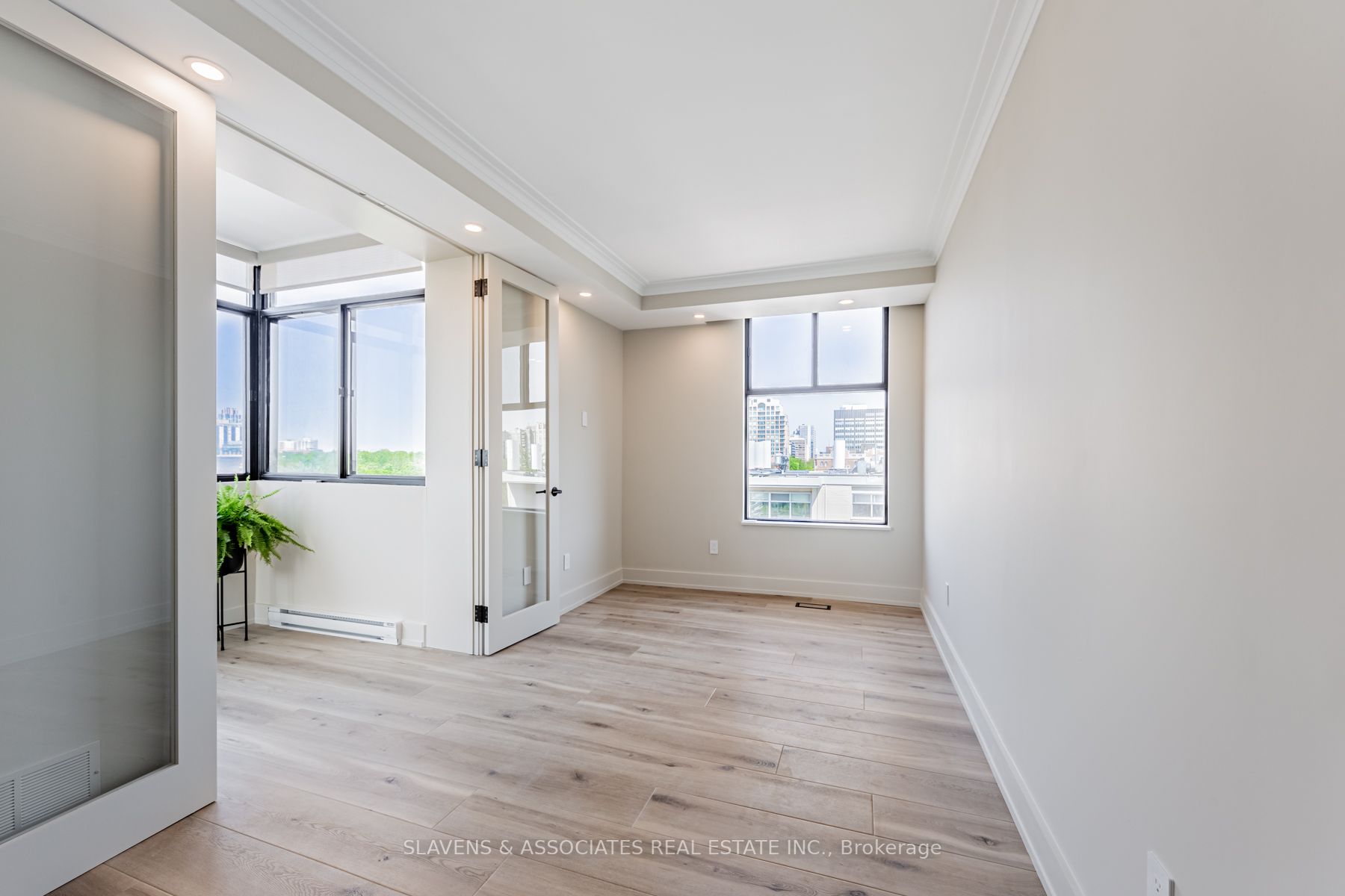 423 Avenue Rd, #9