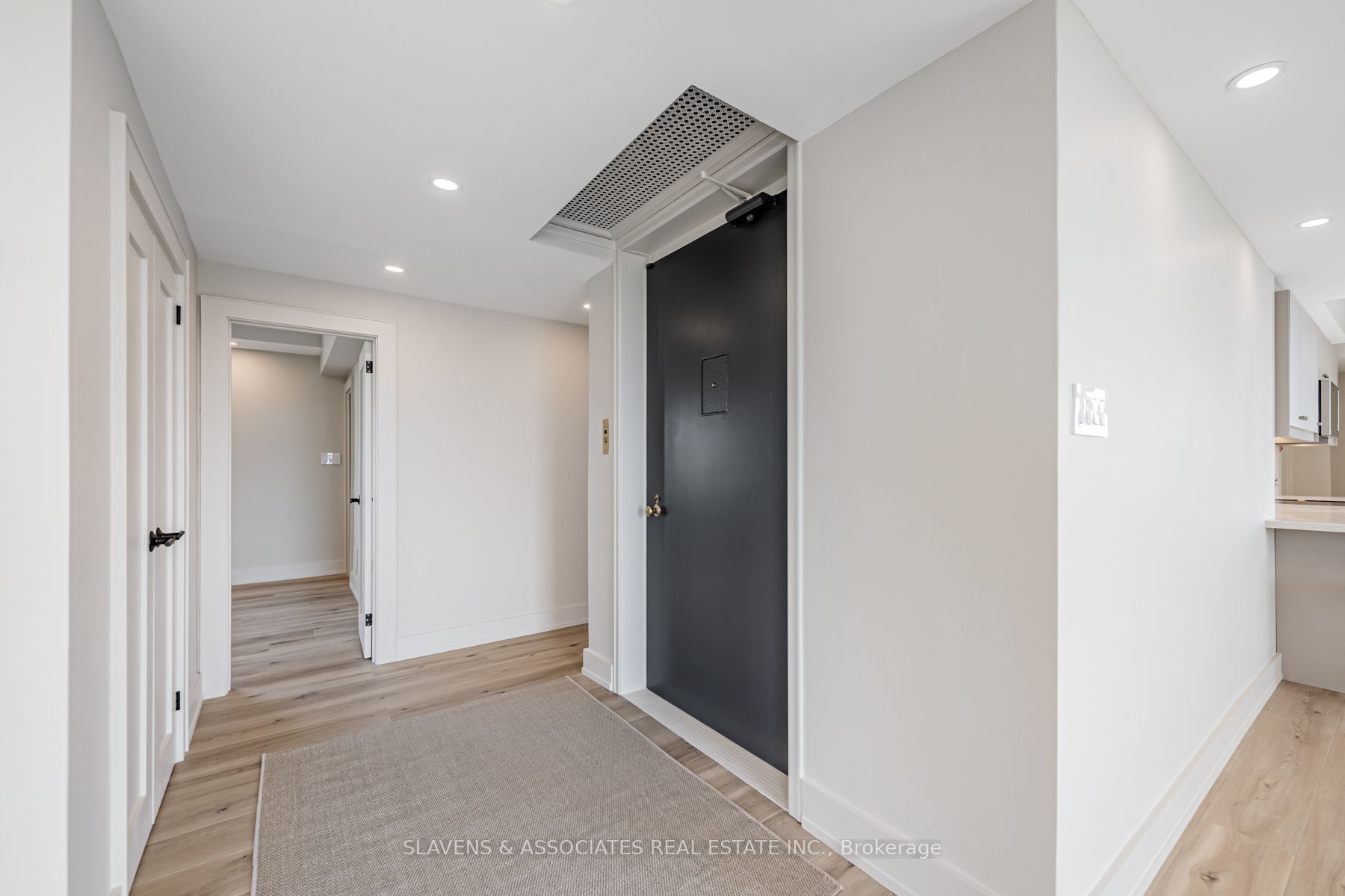 423 Avenue Rd, #9