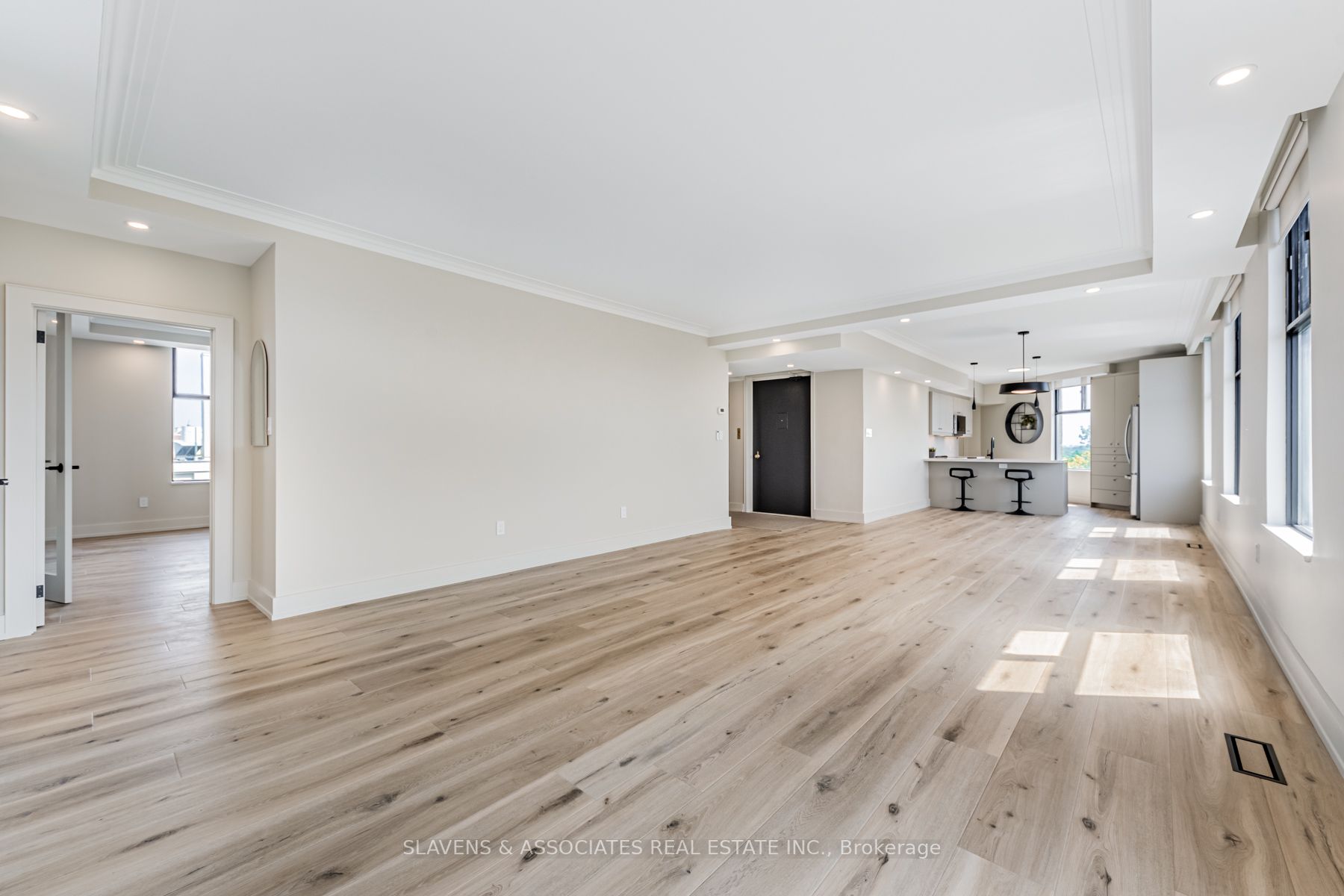 423 Avenue Rd, #9