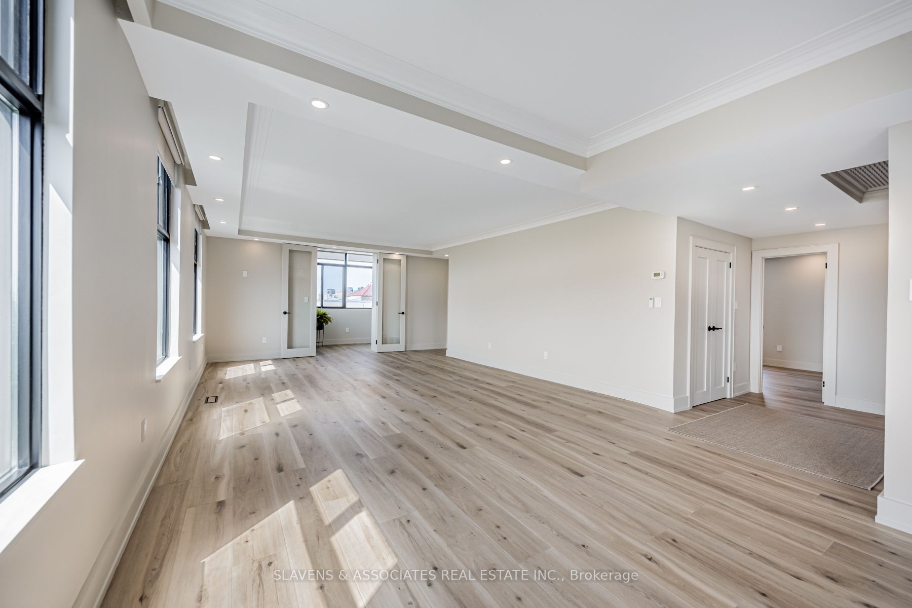 423 Avenue Rd, #9