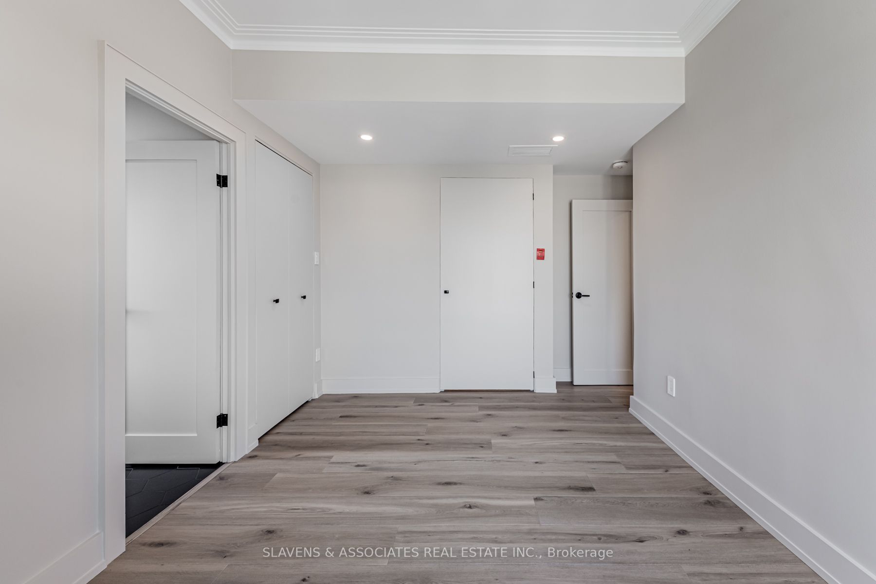 423 Avenue Rd, #9