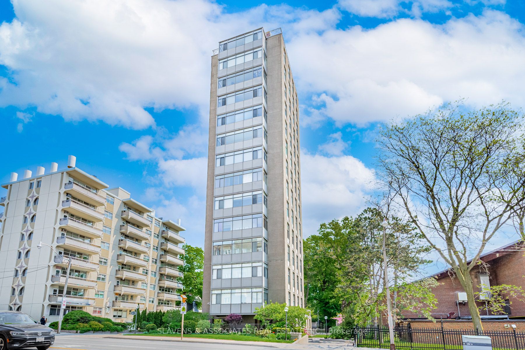 423 Avenue Rd, #9
