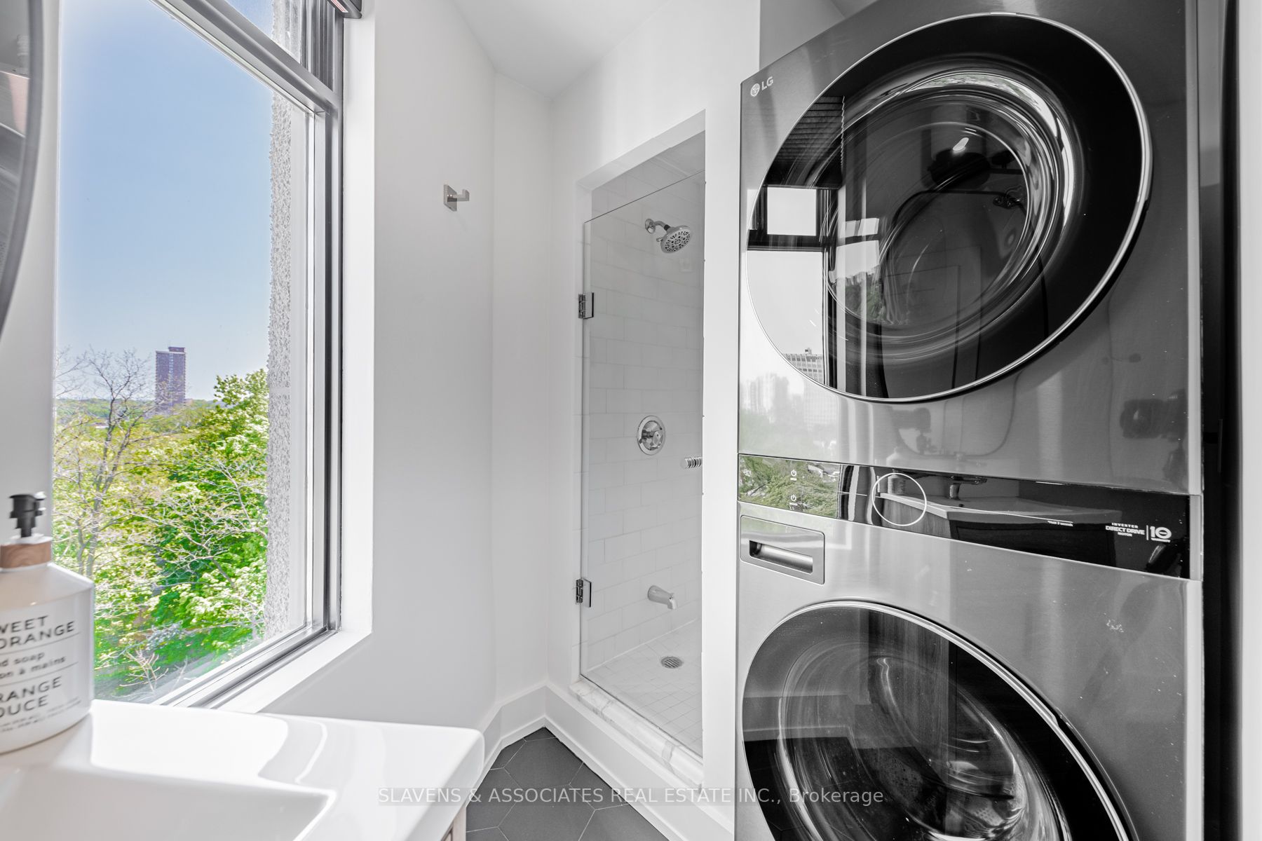 423 Avenue Rd, #9