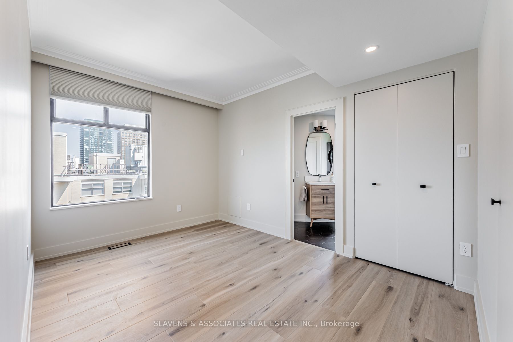 423 Avenue Rd, #9