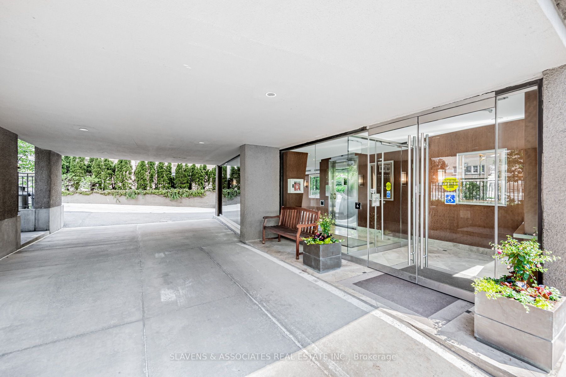 423 Avenue Rd, #9